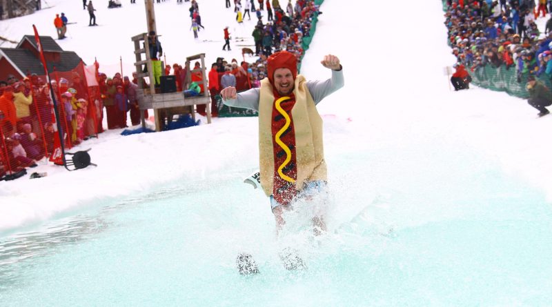 Man in Hotdog Costume Pond Skims at 2nd Annual High Fives New England Pond Skim Championship